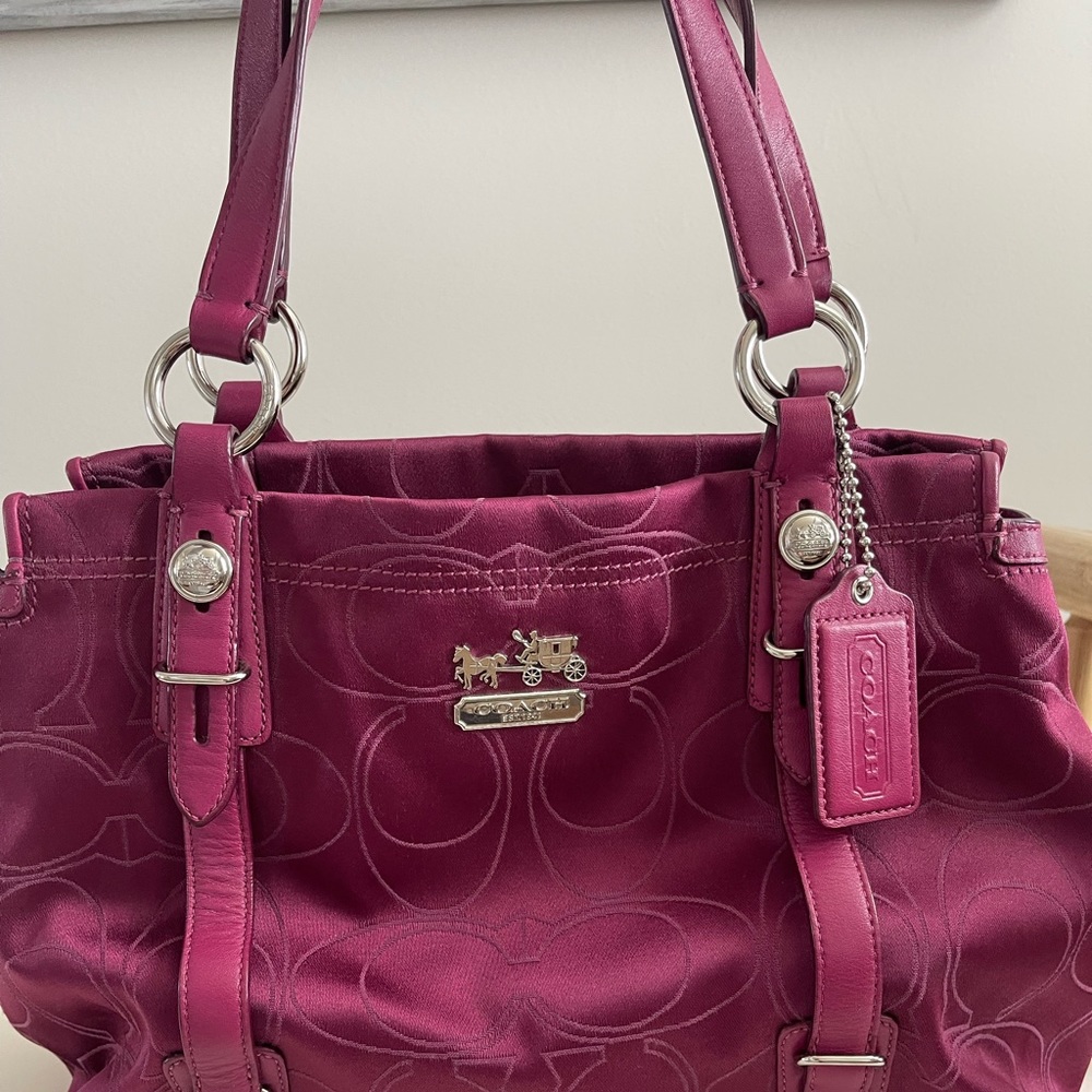 Coach Mia Signature Bag Style #15402. - Picture 5 of 5